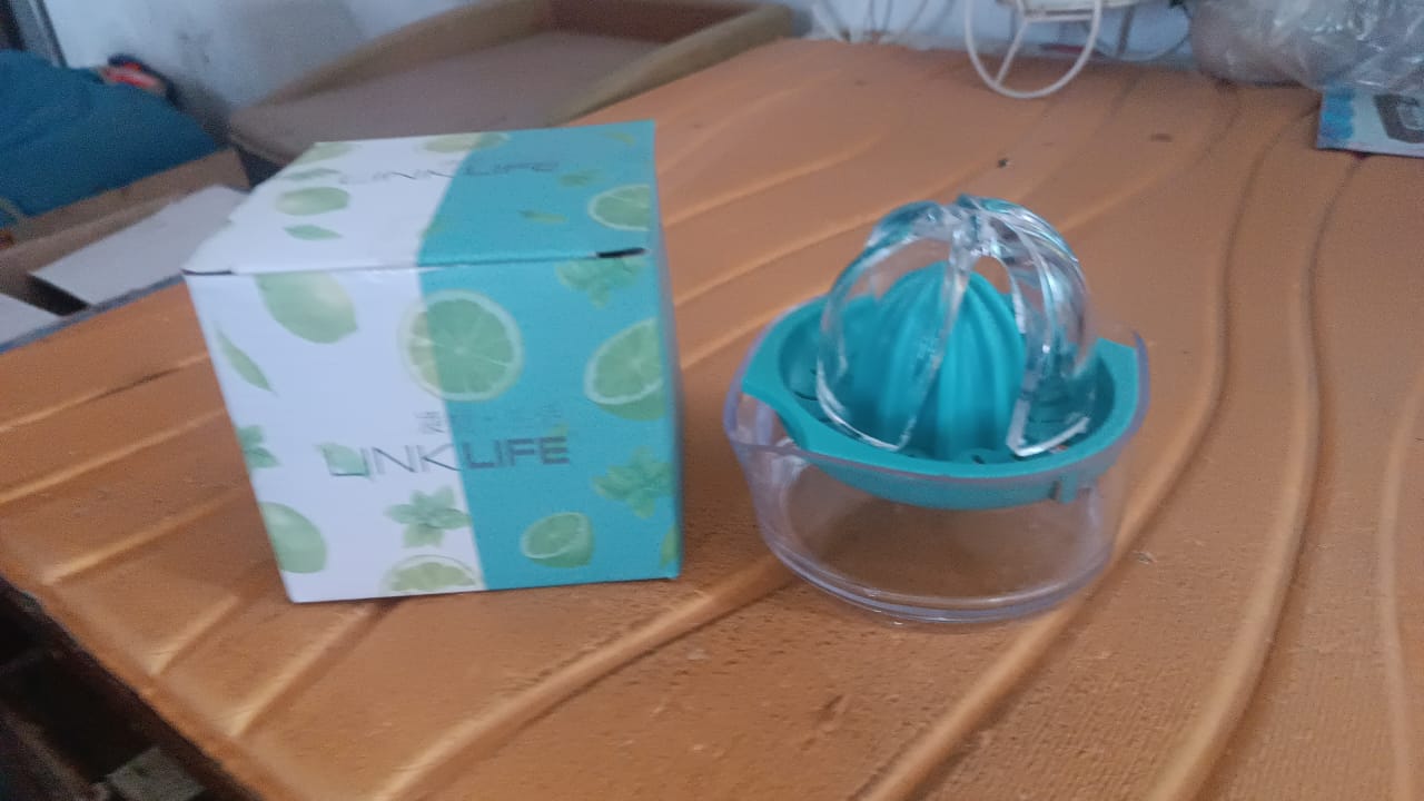 Manual Drink Orange Lemon Citrus Lime Fruit Juice Juicer Squeezer, BPA Free, Press & Pourer With Lid Plastic Manual (1 Pc) Manual Drink Orange Lemon Citrus Lime Fruit Juice Juicer Squeezer, BPA Free, Press & Pourer With Lid Plastic Manual (1 Pc)